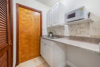Rento Efficiency Amueblado