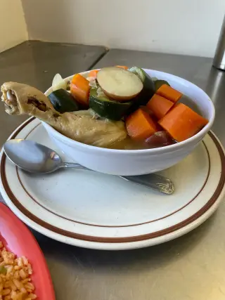 COCINERO-  DESAYUNO AMERICANO, HAMBURGUESAS Y COMIDA MEXICANA