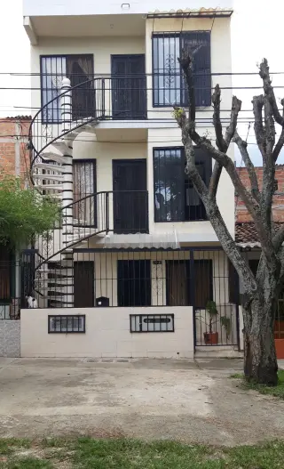 ARRIENDO APARTAMENTO TERCER PISO $800.000