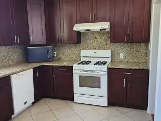 🏡 3-Bedroom House for Rent – Los Angeles, CA, 💰 Rent: $1,200/month