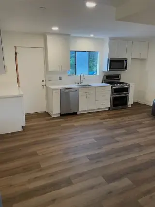 una excelente apartamento de **1 habitación y 1 baño**, ideal para