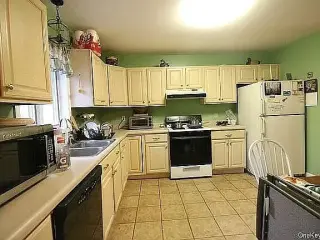 CRAFTSMAN HOUSE FOR RENT IN HOLLYWOOD