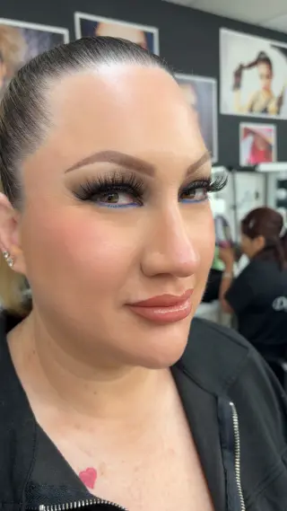 Servicios de Maquillaje Profesional para Eventos y Bodas