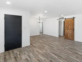 Bienvenido a 3413 N Millbrook Ave, un apartamento cuidadosamente remodelado