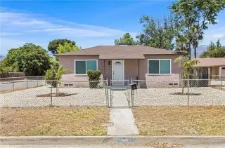 charming 2 bedroom Remodeled