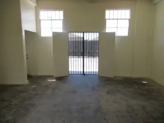 Edificio Comercial -El dueño puede llevar el financiamiento - Precio de $629,000