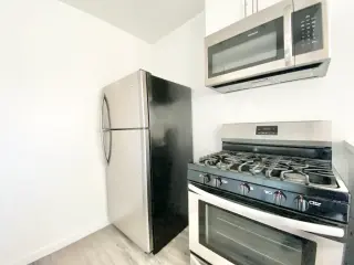 FULLY RENOVATED TRENDY STUDIO WITH DINING AREA. AMAZING K-TOWN LOCATION! POOL!