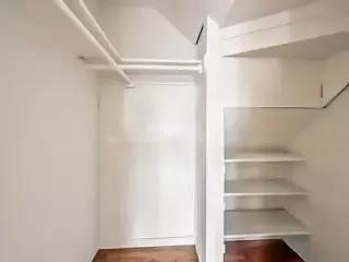 SINGLE-FAMILY-APARTMENT-JUST-REMODELED-FOR RENT IMMEDIATELY!