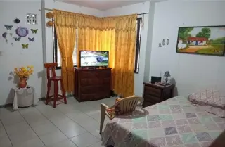 Amplia Casa Multifamiliar en Venta