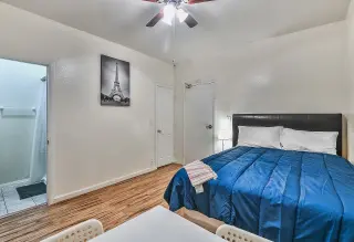 Estudio Amueblado en N Soto St $1,095 - Metro Soto