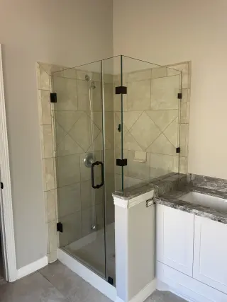GM Showerdoor