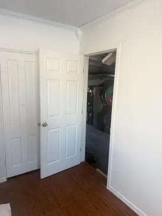 Cuarto con baño para hombre solo