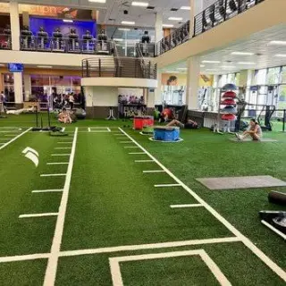 **URGENTE** SE BUSCA HOMBRE PARA LIMPIEZA PARA GIMNASIO