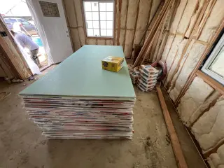 Drywall y taper finishing