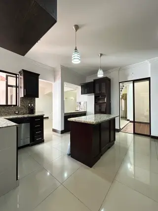 Casa en Condominio en Venta en Zona 16, Ciudad de Guatemala