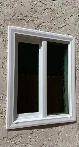 Broken Glas Windows and Doors/Vidrios/Ventanas