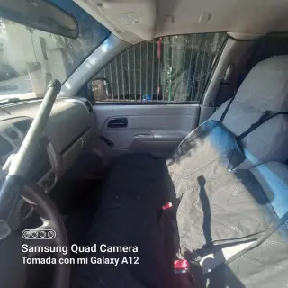 Camioneta Blanca Confiable en Venta
