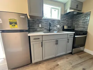 Estudio Nuevo $1,400 East LA | Cocina, A/C y Servicios