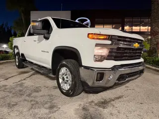 🛻 2025 Chevy Silverado Turbo Diesel Crew Cab  HD 4X4 🔥