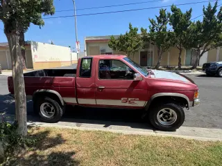 1992 Nissan D21 Hardbody King Cab SE 4x4 V6
