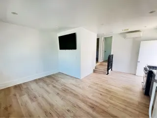 Modern 2BD ADU with New Kitchen, Hardwood Floors & In-Unit Laundry