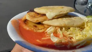 Pupusas ilimitadas de Maiz o Arroz