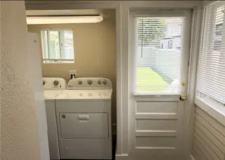 3 habitaciones y 1 baño en la calle N Glassell,