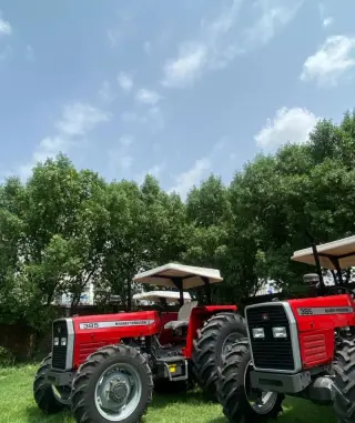 121 Tractor agrícola Massey Ferguson 390 usado en buen estado