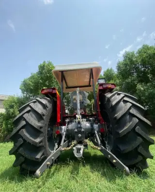 121 Tractor agrícola Massey Ferguson 390 usado en buen estado