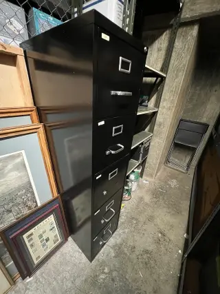 Venta por Mudanza: Muebles de Oficina y Casa – Sillas, Archiveros y Pizarrones