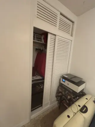 Cuarto amueblado para mujer sola