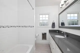Super cute Winnetka charmer that has been tastefully renovated!