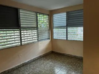 Rento casa 4 cuartos y 2 baños urbanization La Riviera, Mayaguez Puerto Rico