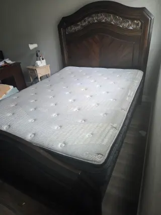 Set bedroom and mirror