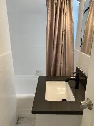 **¡$1,595 al mes – Acogedor estudio en el corazón de Koreatown!**