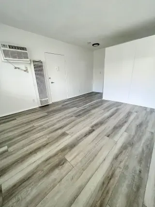 Renovated Studio w/ Modern Kitchen, Pool, Gym & Parking – East Hollywood