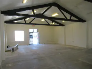 Compton - Edificio Comercial De Venta Por $519,000