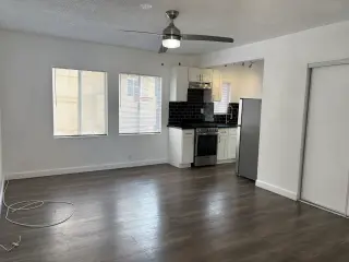 !! MOVE-IN-SPECIAL !!  Fully Renovated Studio in Prime Los Angeles Location