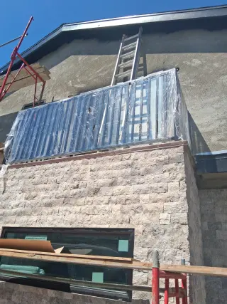 Busco alludantede soldador  con experiensia