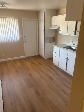 APARTAMENTO DE 2 RECAMARAS DE RENTA EN RIVERSIDE, CA