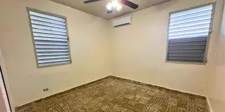 Esta propiedad cuenta con 3 dormitorios y 1 baño.
