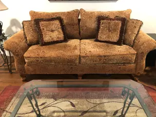Hermoso juego de sala de 4 piezas a juego - $400