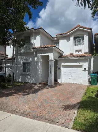 $4,250 - FOR RENT IN DORAL