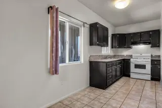 Apartamento de 4 recámaras y 2 baños en renta!