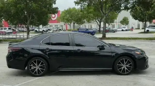 🚘 2022 Camry SE/ 💥 DOWN desde los $1.000  💥