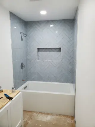 Renovación de Ducha Moderna con Diseño Elegante