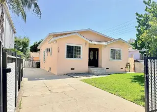 CASAS:E 57th St, Maywood, CA