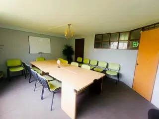 BUSCAS UN ESPACIO PARA TUS REUNIONES OFRECEMOS 8 SALA DE JUNTAS DIFERENTES