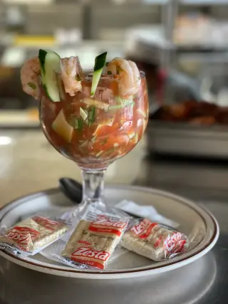 COCINER0 - DESAYUNO AMERICANO, HAMBURGUESAS Y COMIDA MEXICANA