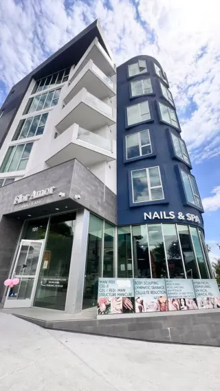 Se necesita manicurista